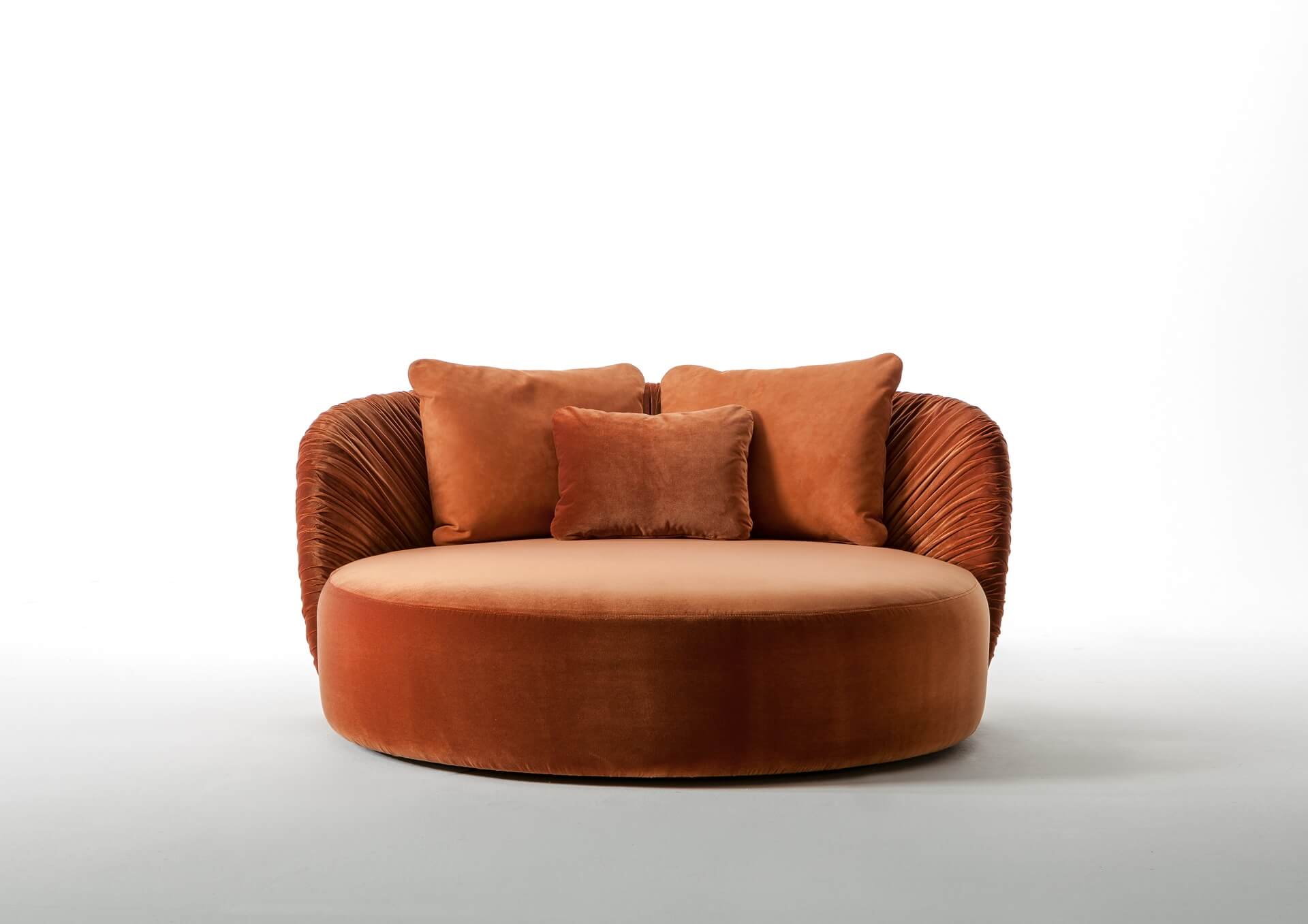 Laurameroni Drape round sofa
