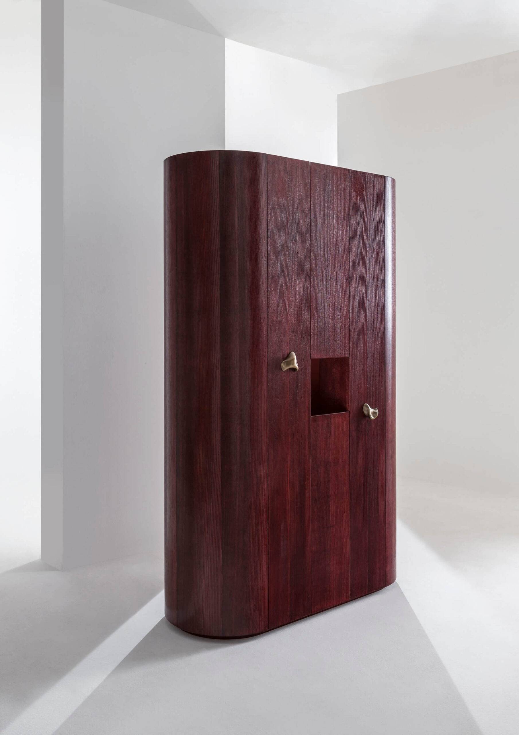 Laurameroni_Collectionist cabinet